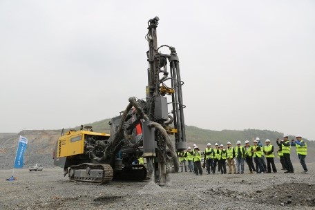 Atlas Copco releases the new PowerROC D45 surface drilling rig